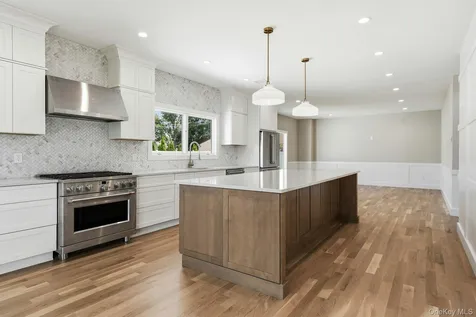 37 Star Lane Levittown NY 11756