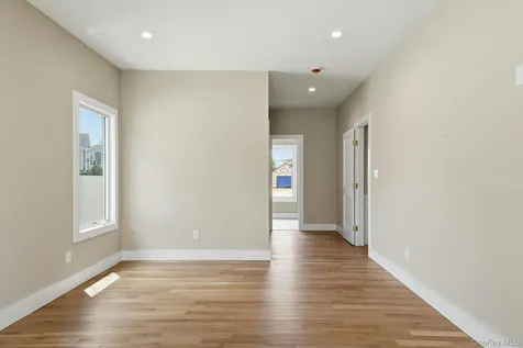 37 Star Lane Levittown NY 11756