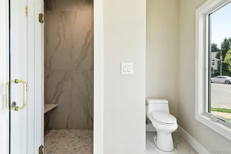 37 Star Lane Levittown NY 11756