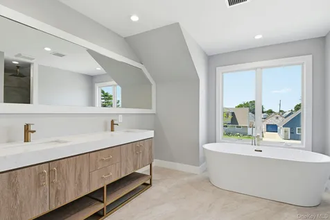 37 Star Lane Levittown NY 11756