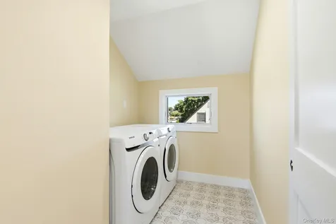 37 Star Lane Levittown NY 11756