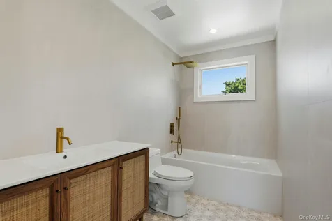 37 Star Lane Levittown NY 11756
