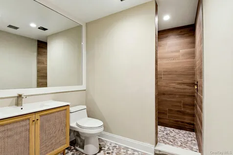 37 Star Lane Levittown NY 11756