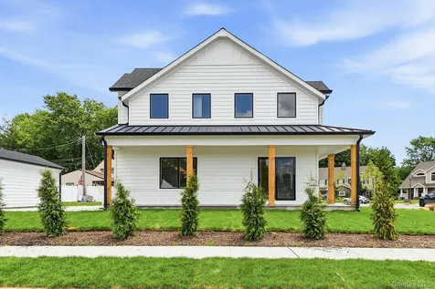 37 Star Lane Levittown NY 11756