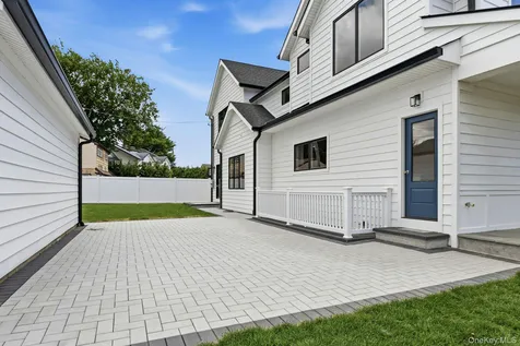 37 Star Lane Levittown NY 11756