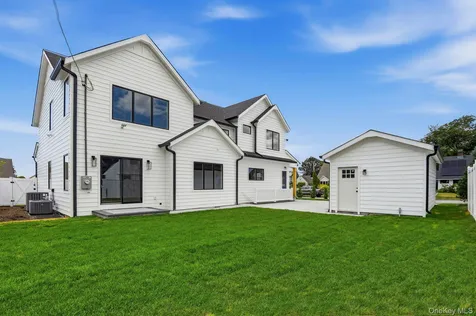 37 Star Lane Levittown NY 11756