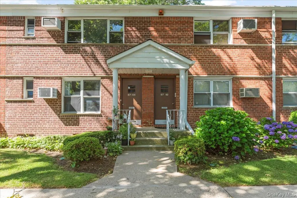87-44 Marengo Street Holliswood NY 11423