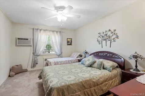 87-44 Marengo Street Holliswood NY 11423