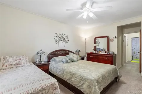 87-44 Marengo Street Holliswood NY 11423