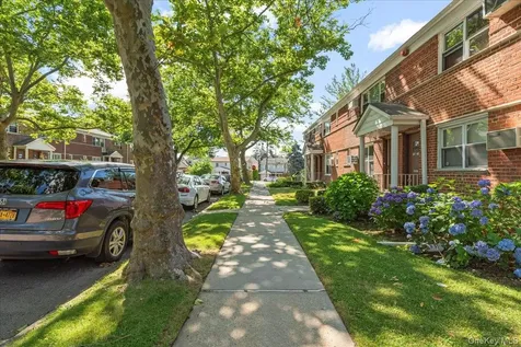 87-44 Marengo Street Holliswood NY 11423