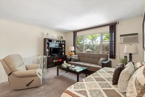 87-44 Marengo Street Holliswood NY 11423