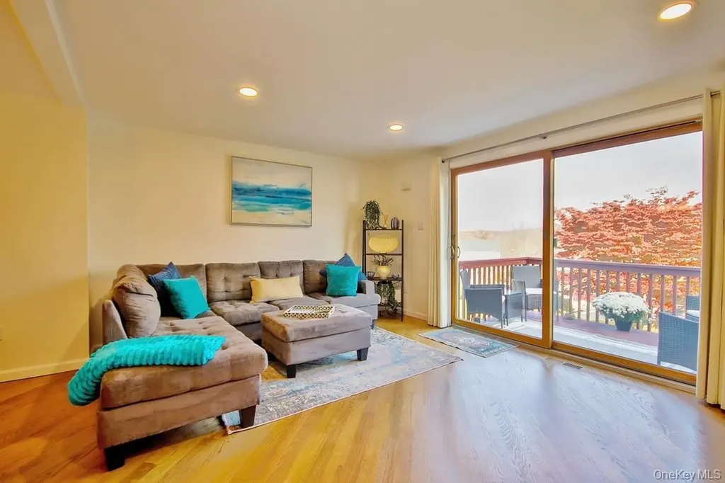 902 Williamsburg Drive Mahopac NY 10541
