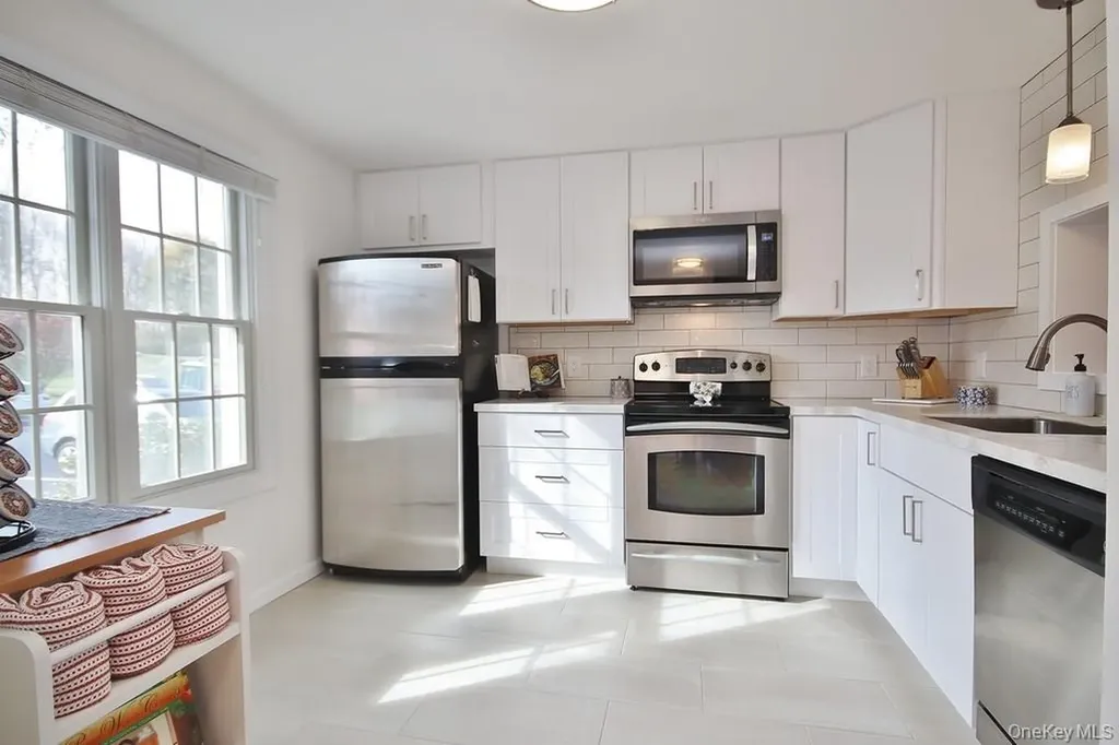 902 Williamsburg Drive Mahopac NY 10541