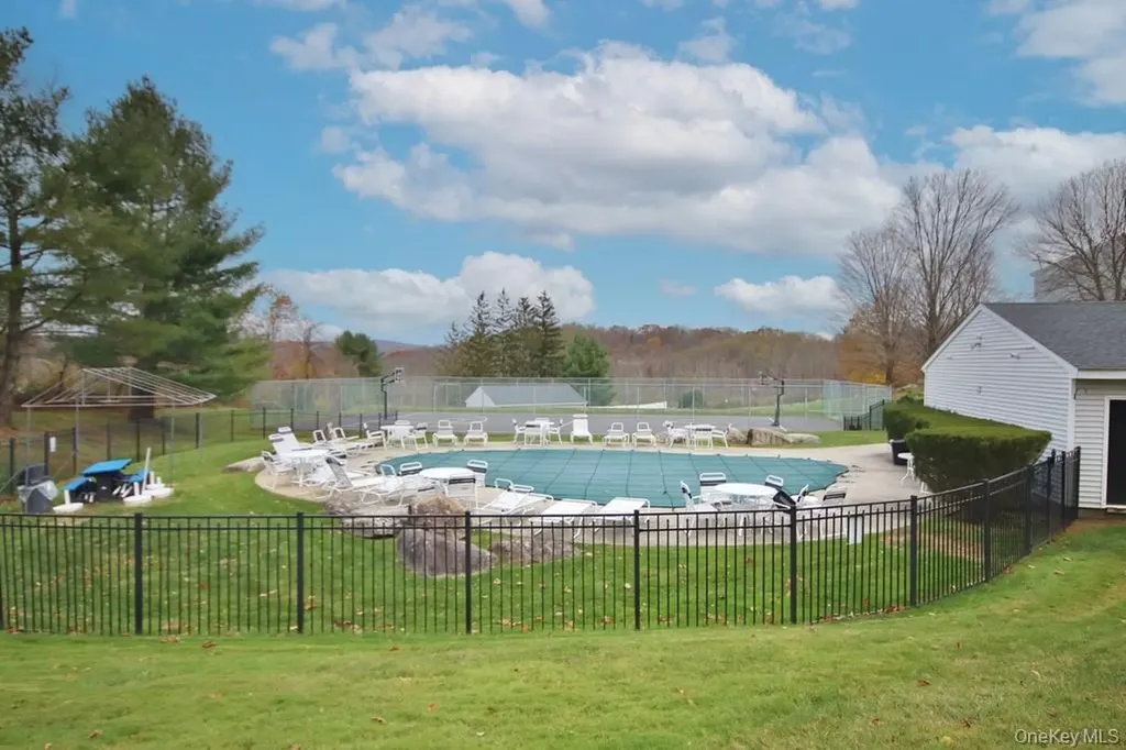 902 Williamsburg Drive Mahopac NY 10541