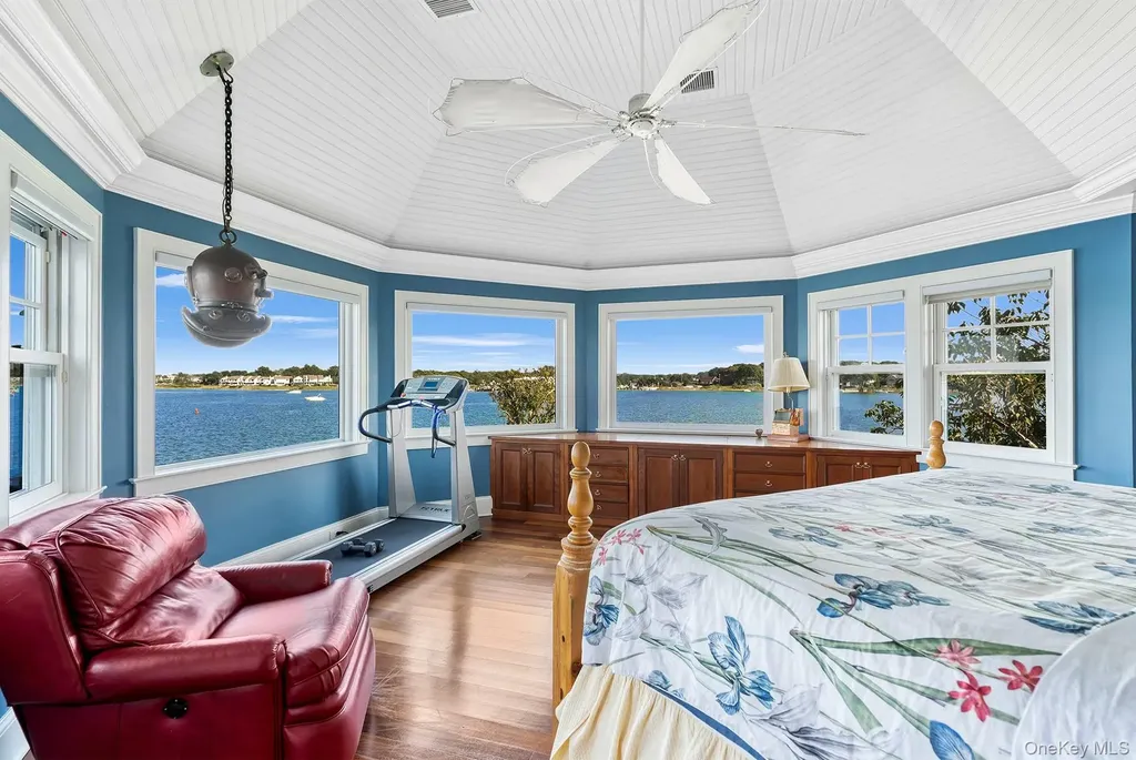 60 Bay View Drive E Sag Harbor NY 11963