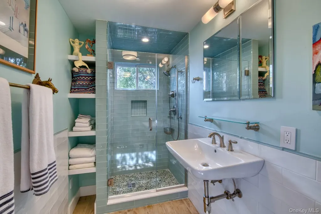 60 Bay View Drive E Sag Harbor NY 11963