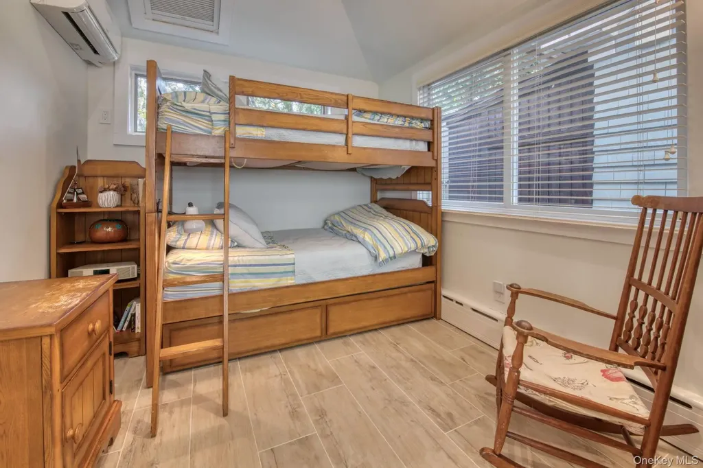60 Bay View Drive E Sag Harbor NY 11963