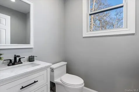 71 Stuyvesant Avenue Mastic NY 11950
