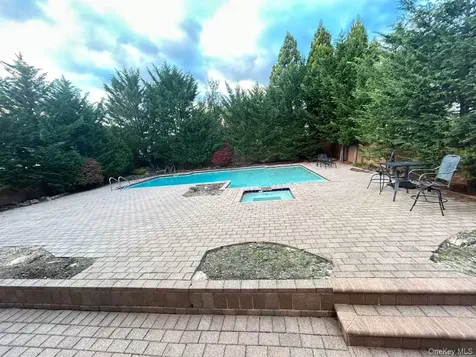 3200 Lydia Lane Bellmore NY 11710