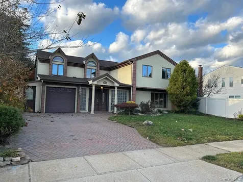 3200 Lydia Lane Bellmore NY 11710