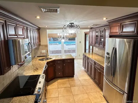 3200 Lydia Lane Bellmore NY 11710