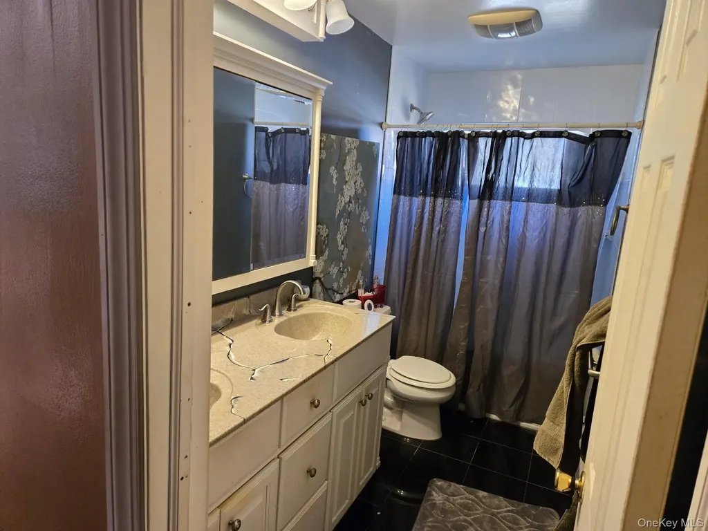 829 Stanley Street West Islip NY 11795