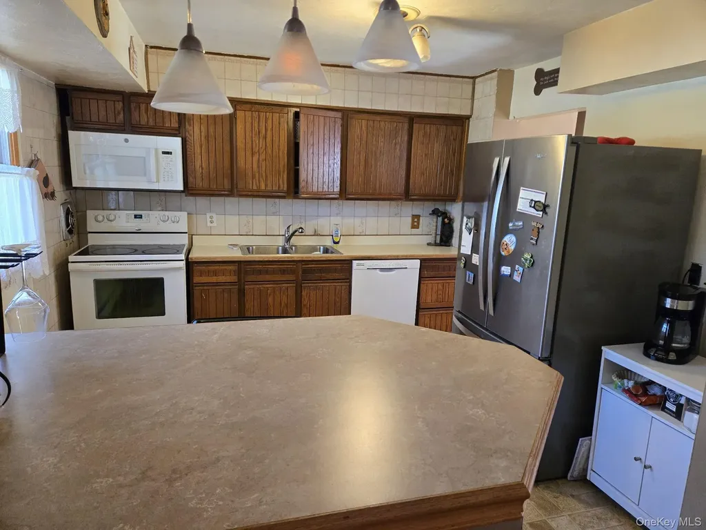 829 Stanley Street West Islip NY 11795