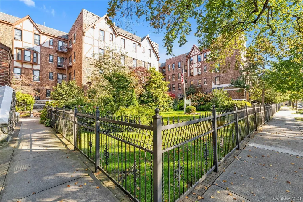 160-15 Powells Cove Boulevard Beechhurst NY 11357