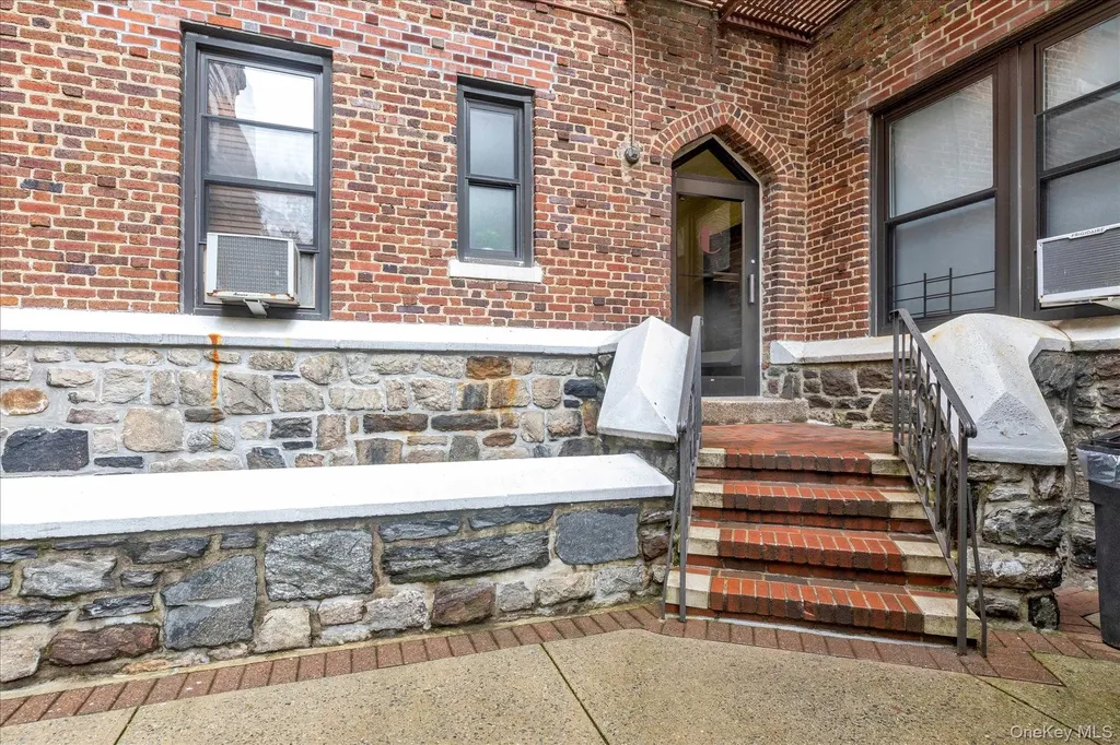 160-15 Powells Cove Boulevard Beechhurst NY 11357