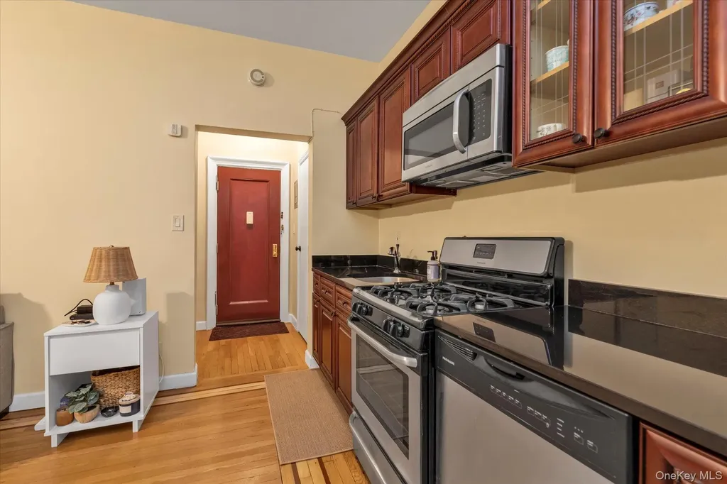 160-15 Powells Cove Boulevard Beechhurst NY 11357