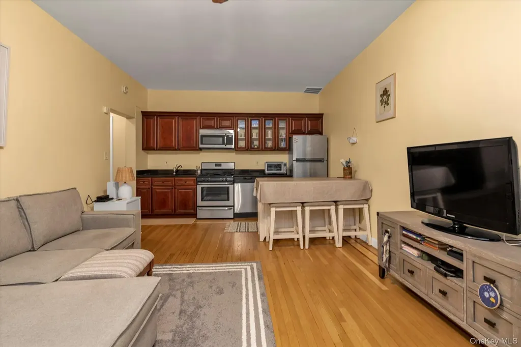 160-15 Powells Cove Boulevard Beechhurst NY 11357