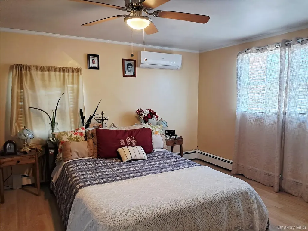 19 Curve Lane Levittown NY 11756