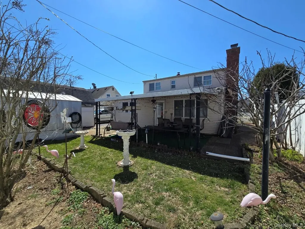 19 Curve Lane Levittown NY 11756
