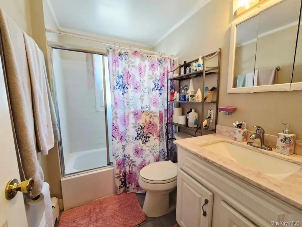 19 Curve Lane Levittown NY 11756