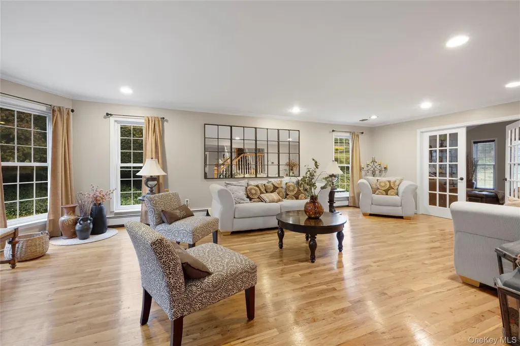 37 Peppermill Lane Dix Hills NY 11746