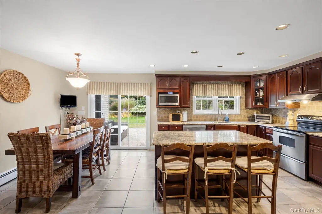 37 Peppermill Lane Dix Hills NY 11746