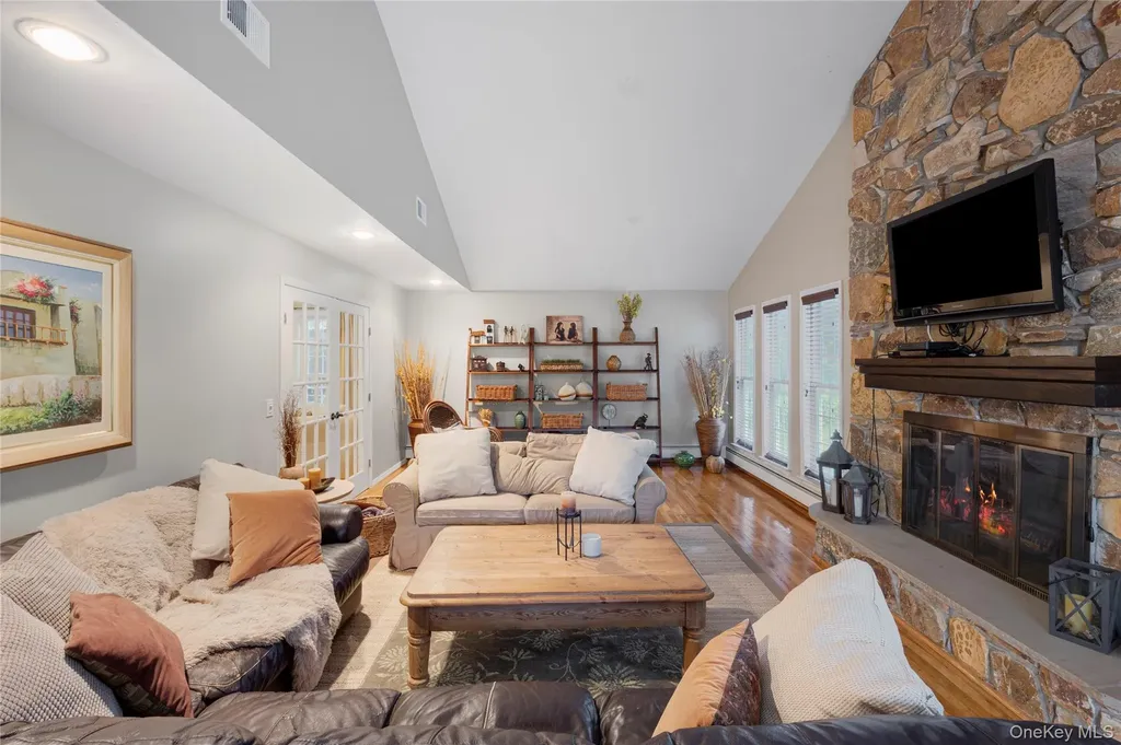 37 Peppermill Lane Dix Hills NY 11746