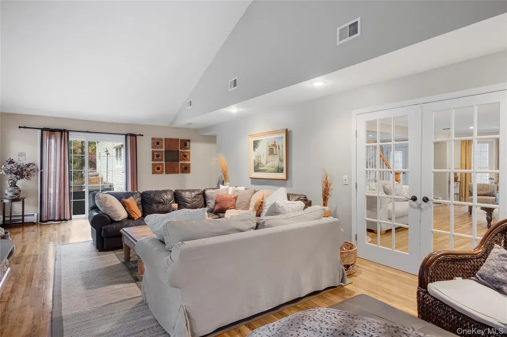 37 Peppermill Lane Dix Hills NY 11746