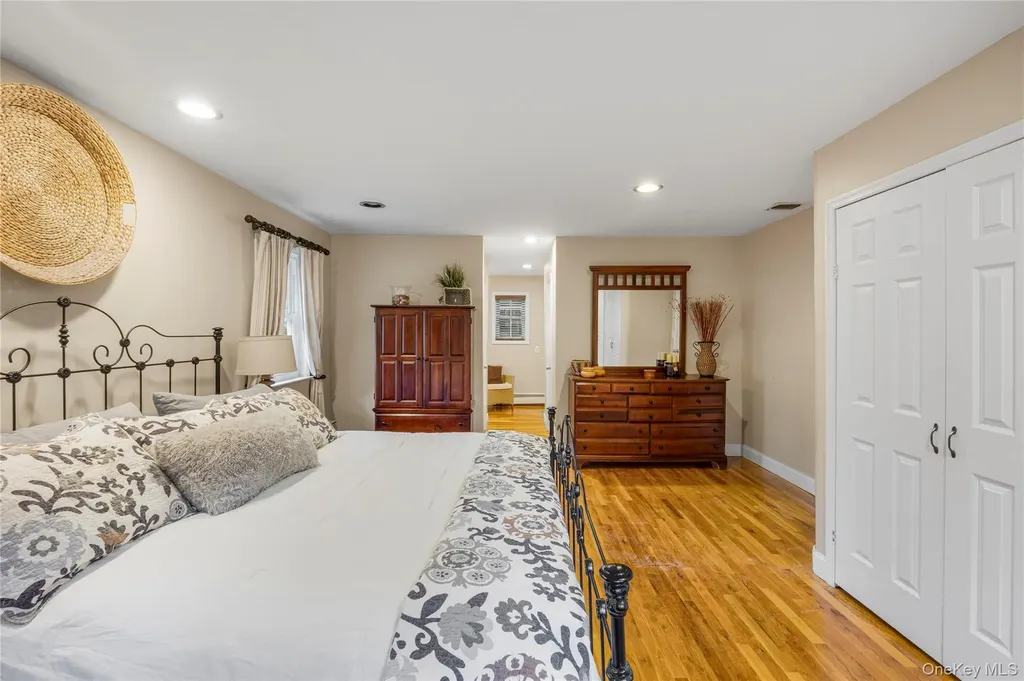 37 Peppermill Lane Dix Hills NY 11746