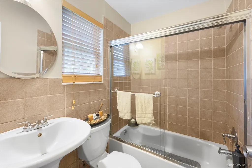 37 Peppermill Lane Dix Hills NY 11746