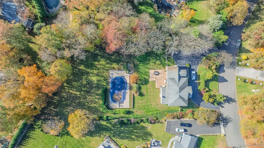 37 Peppermill Lane Dix Hills NY 11746