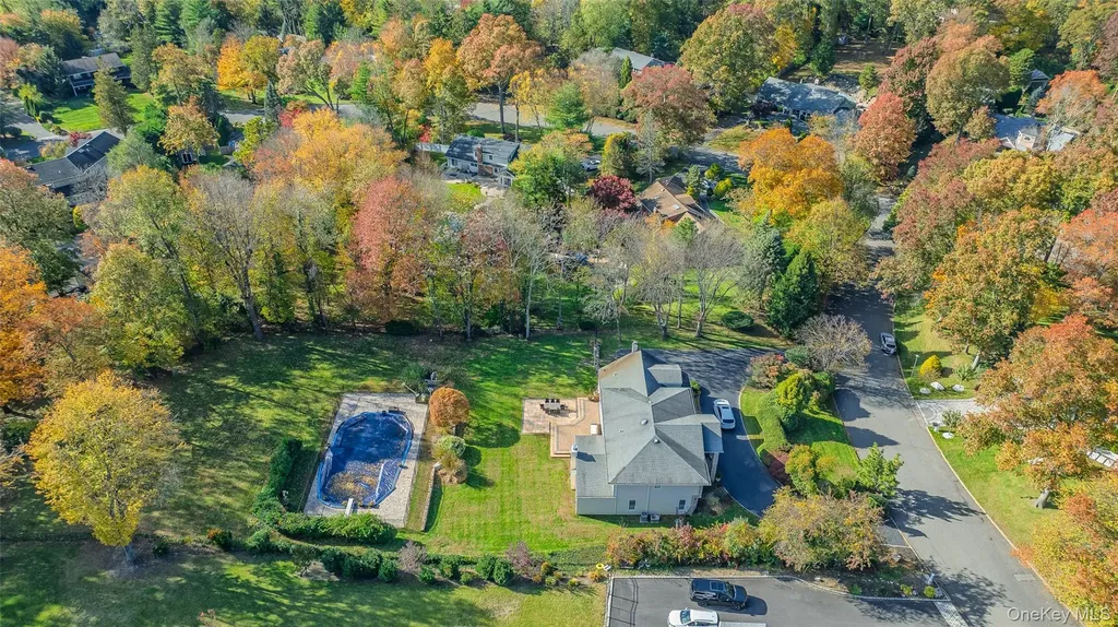 37 Peppermill Lane Dix Hills NY 11746