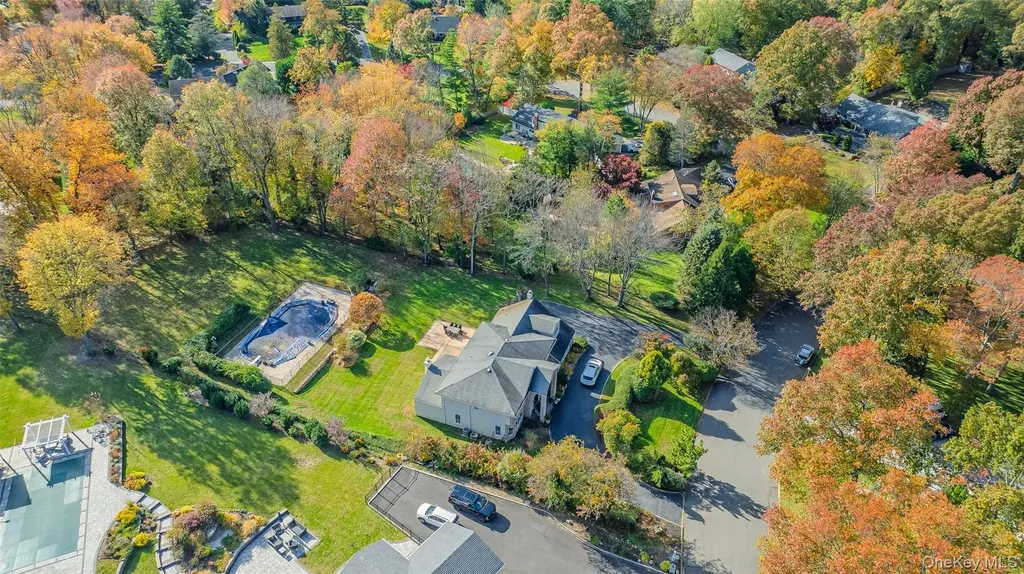 37 Peppermill Lane Dix Hills NY 11746