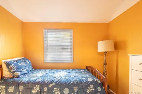 17 Schooner Lane Baiting Hollow NY 11933