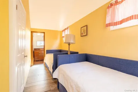 17 Schooner Lane Baiting Hollow NY 11933