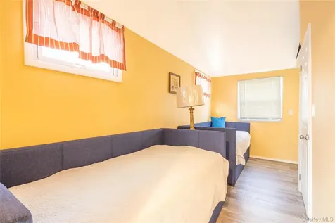 17 Schooner Lane Baiting Hollow NY 11933