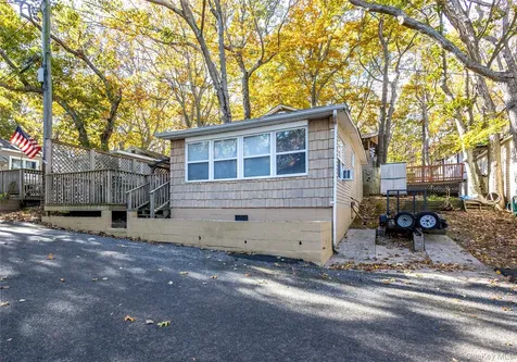 17 Schooner Lane Baiting Hollow NY 11933