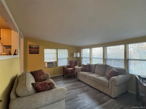 17 Schooner Lane Baiting Hollow NY 11933