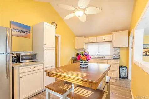 17 Schooner Lane Baiting Hollow NY 11933