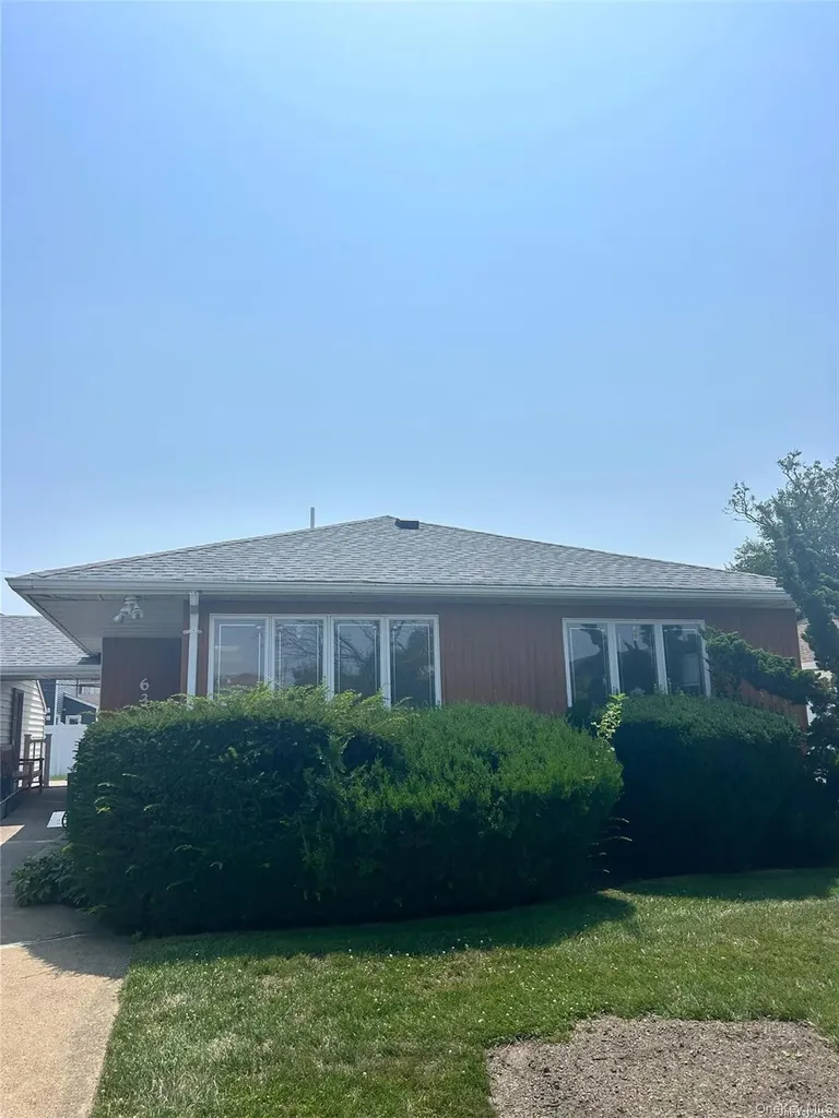 630 E Park Avenue Long Beach NY 11561